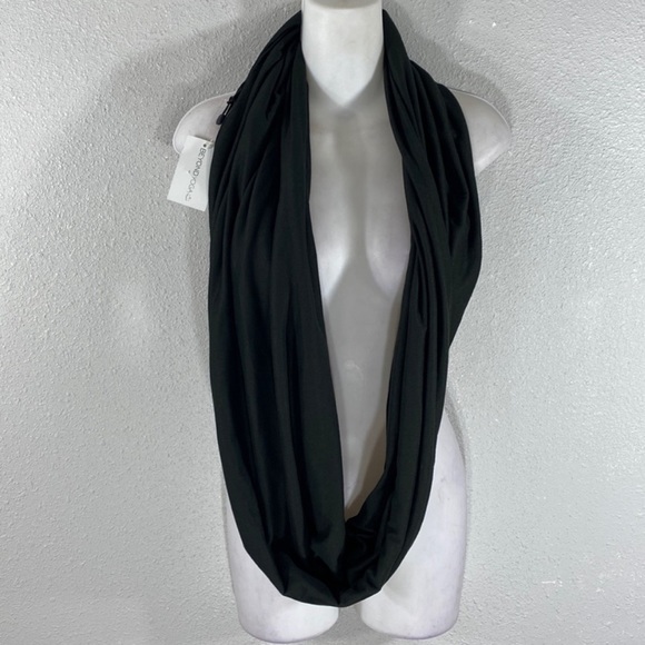 Beyond Yoga Infinity scarf - Picture 7 of 7